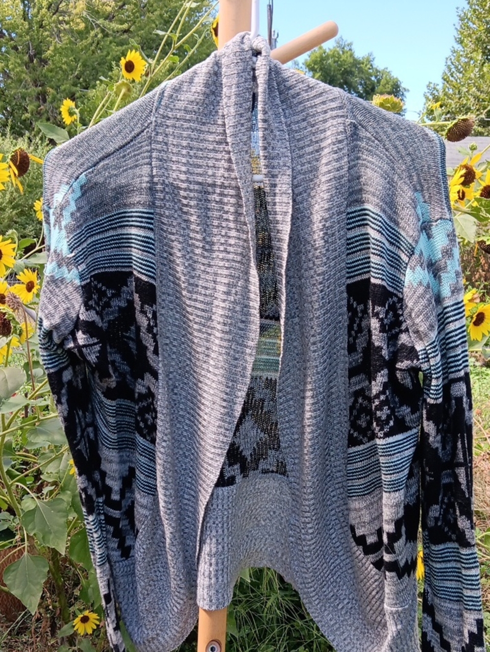 Rue21 Gray & Aqua Patterned Open-Front Cardigan